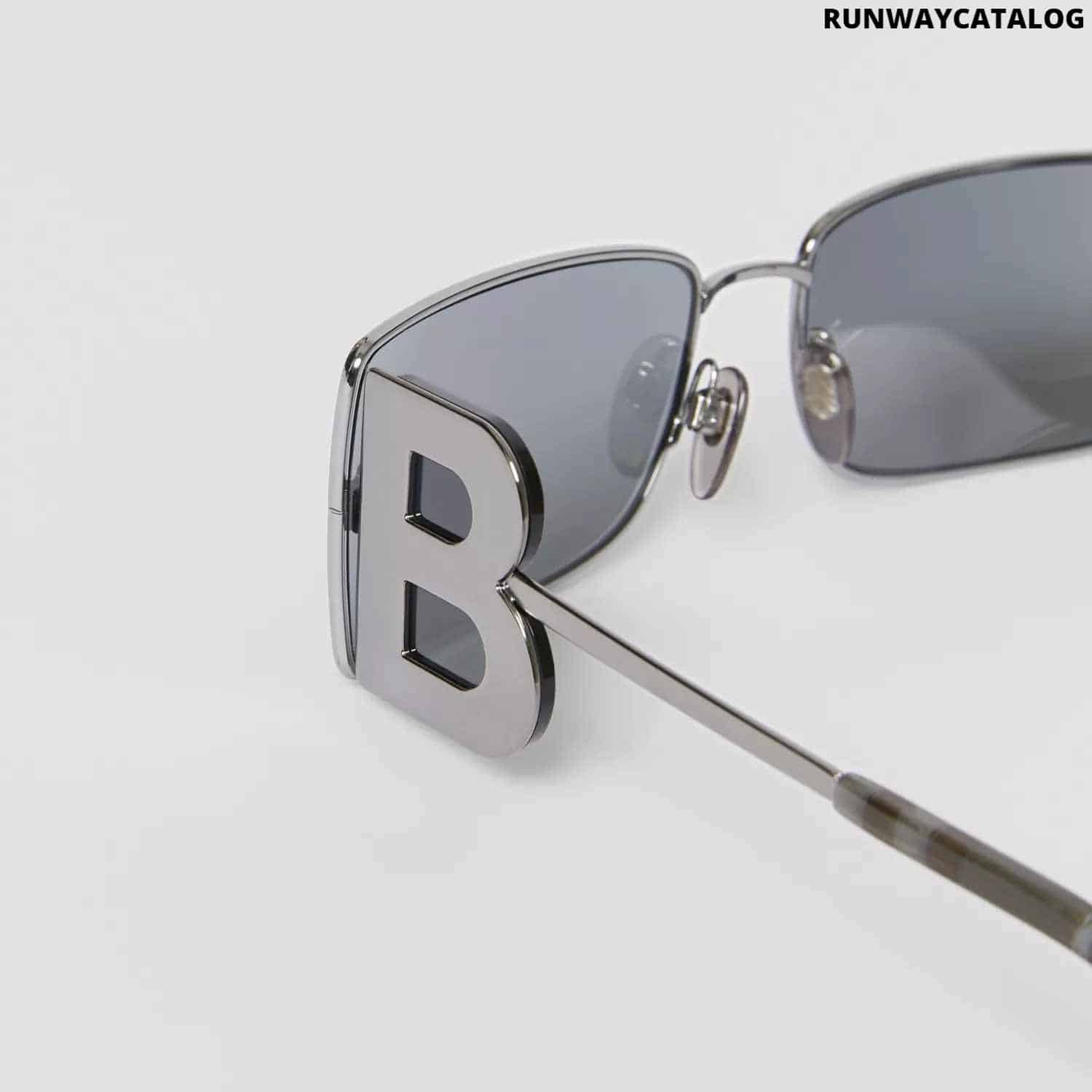 Burberry ‘B’ Lens Detail Rectangular Frame Sunglasses