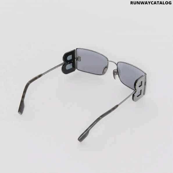Burberry ‘B’ Lens Detail Rectangular Frame Sunglasses