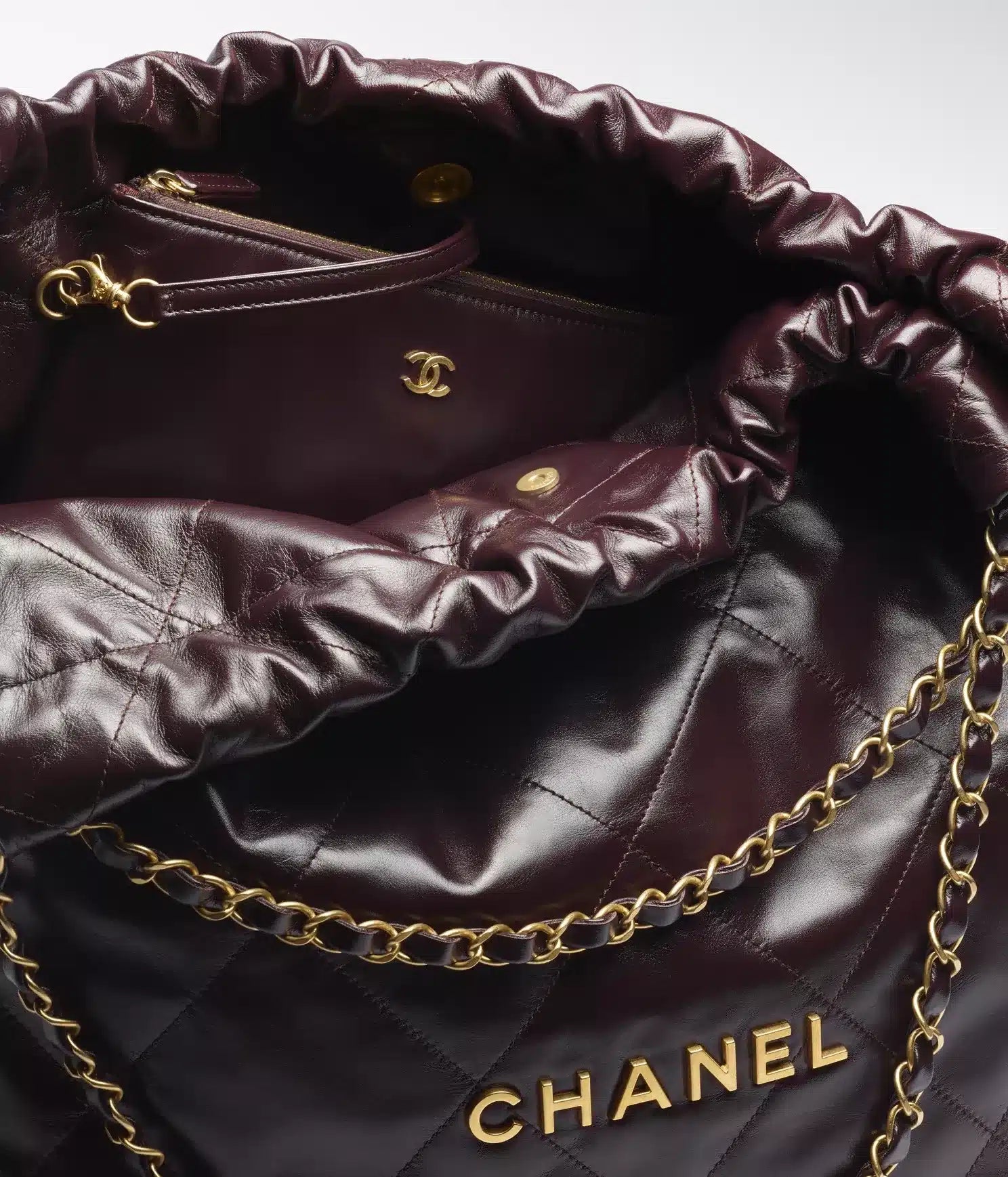 CHANEL 22 Large Handbag