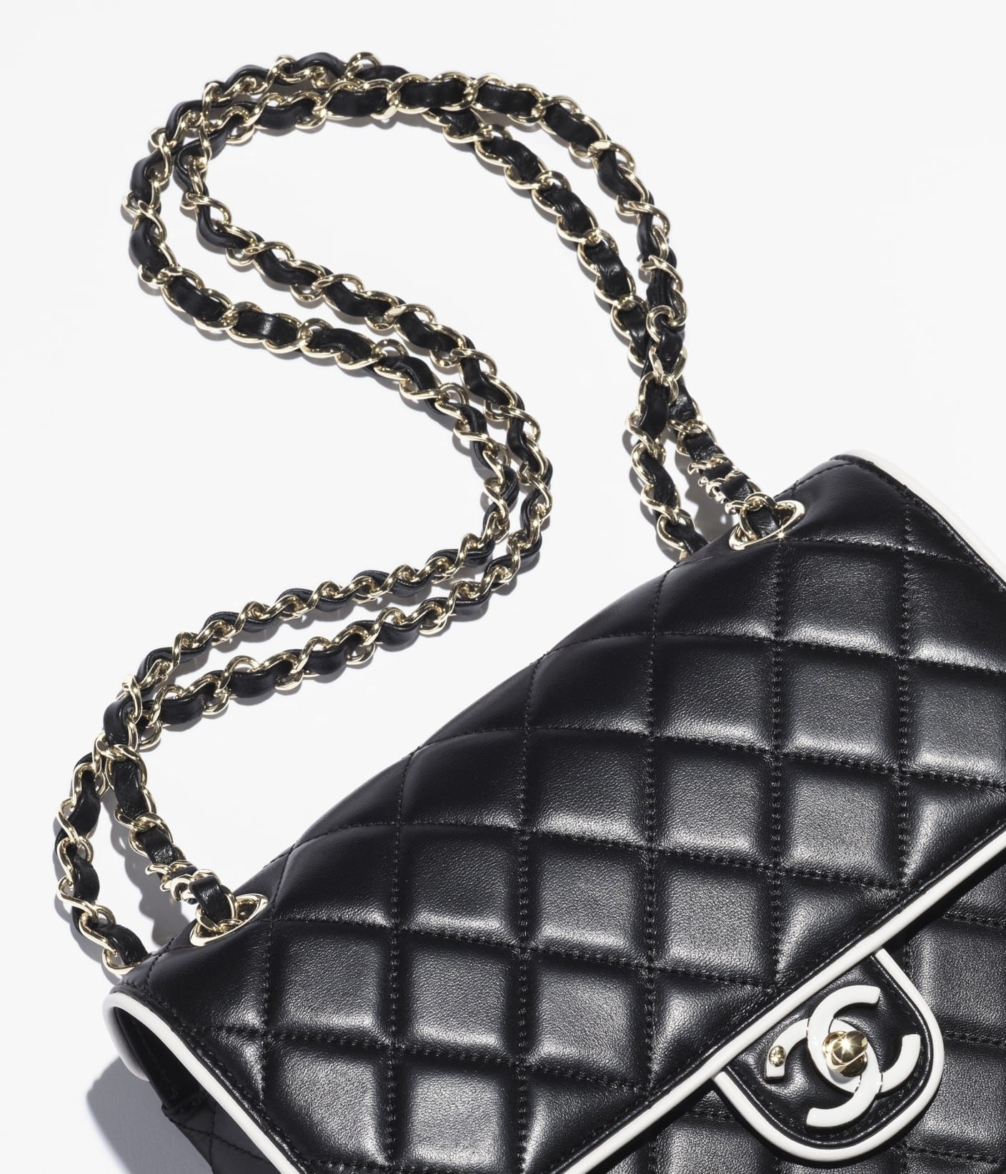 FLAP BAG  Lambskin  Black &amp; White
