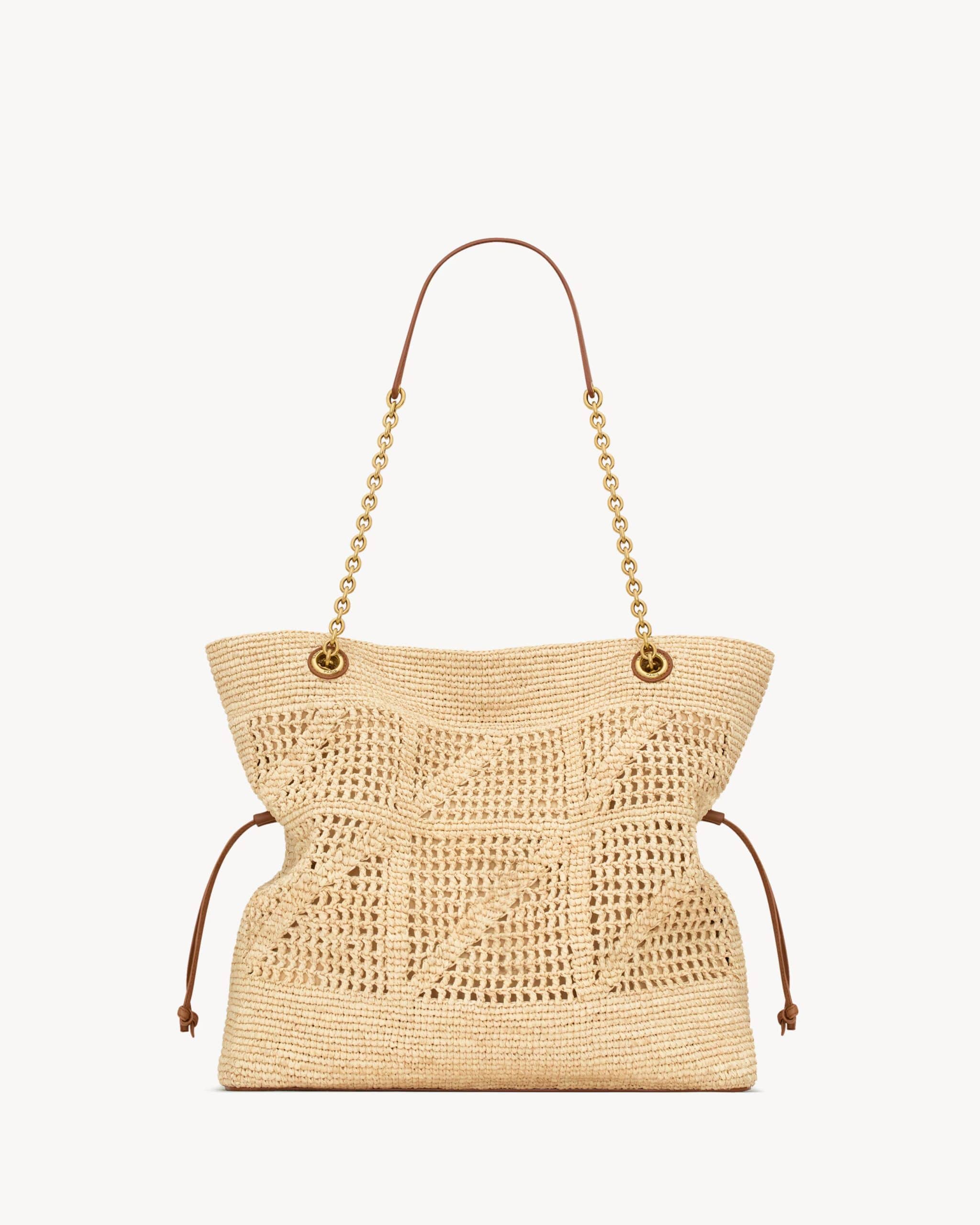 JAMIE SHOPPING IN RAFFIA