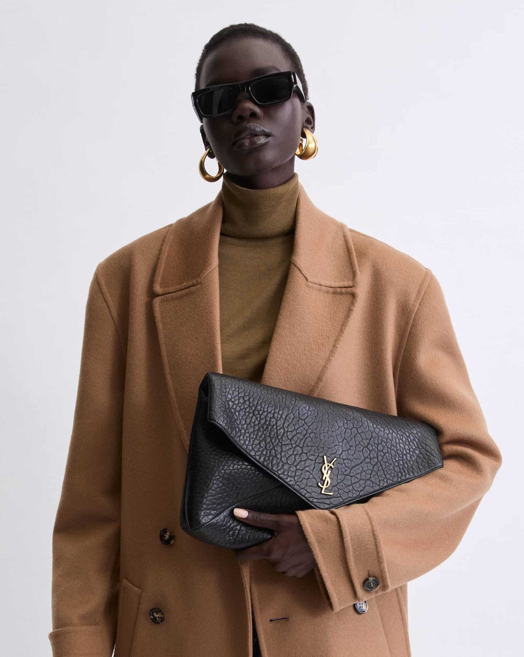 CASSANDRE LARGE POUCH ON CHAIN IN LAMBSKIN