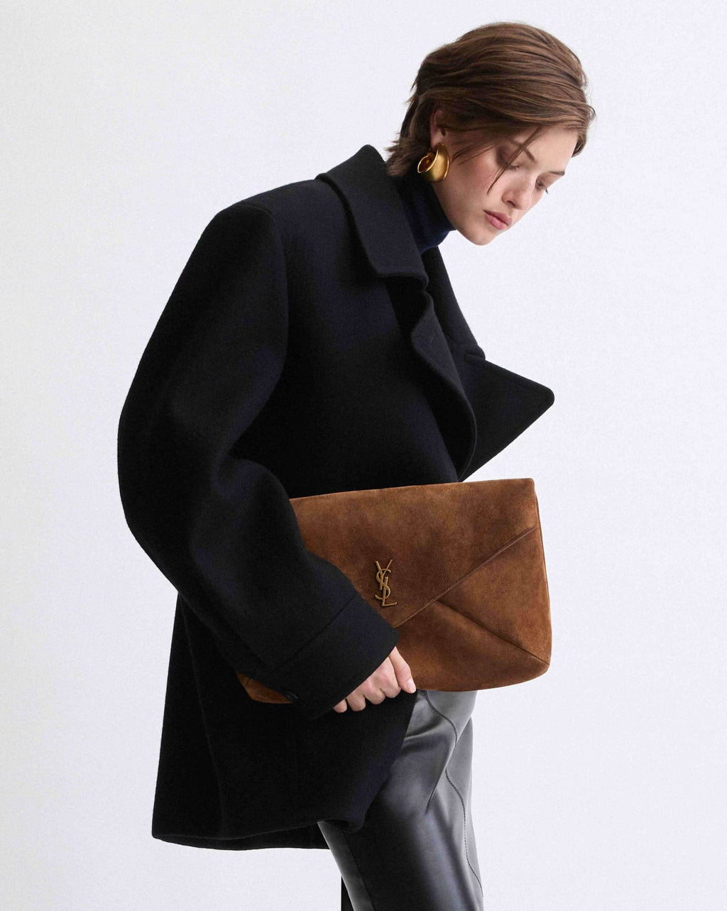CASSANDRE LARGE POUCH ON CHAIN IN SUEDE