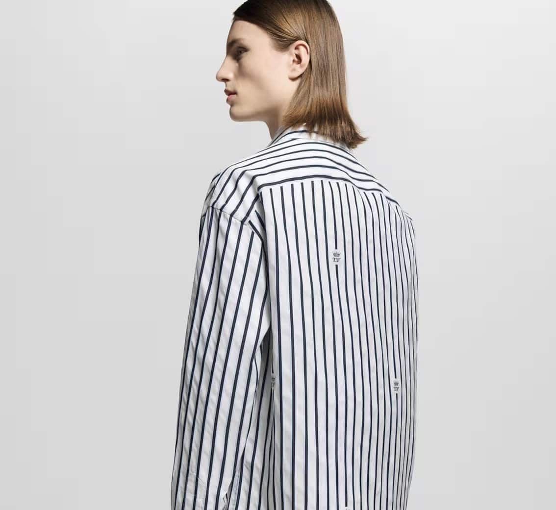 Long-Sleeved Zip-Up Shirt