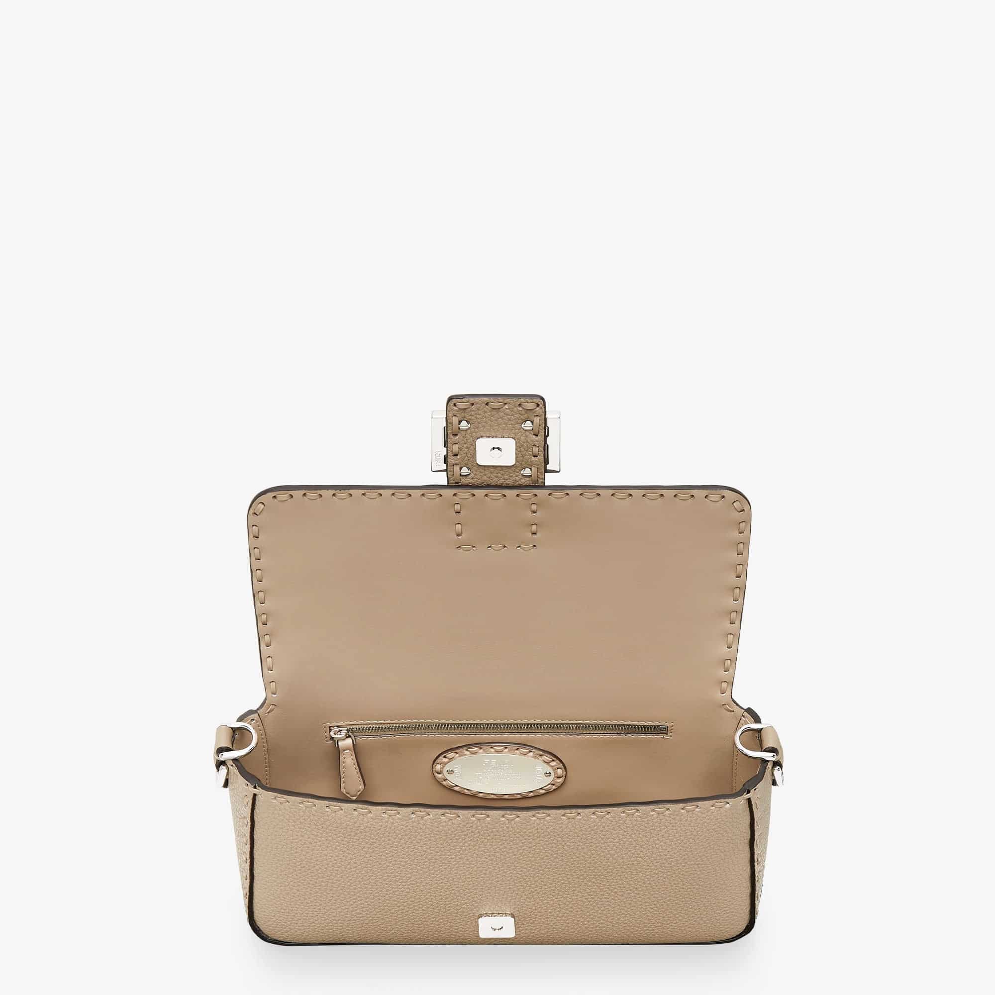 Baguette Dove grey Selleria bag