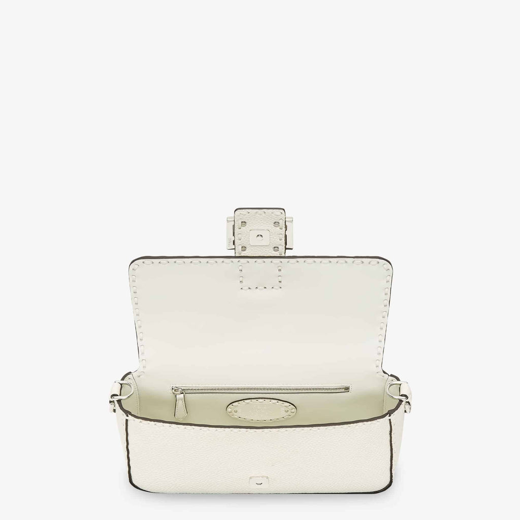 Baguette Ice white Selleria bag