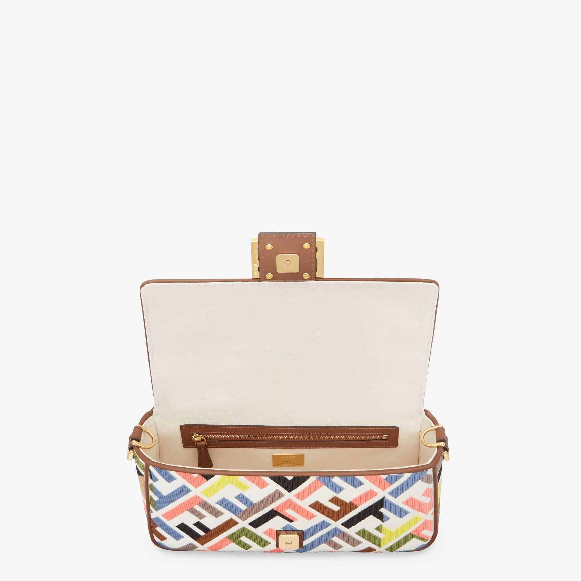 Baguette Canvas bag