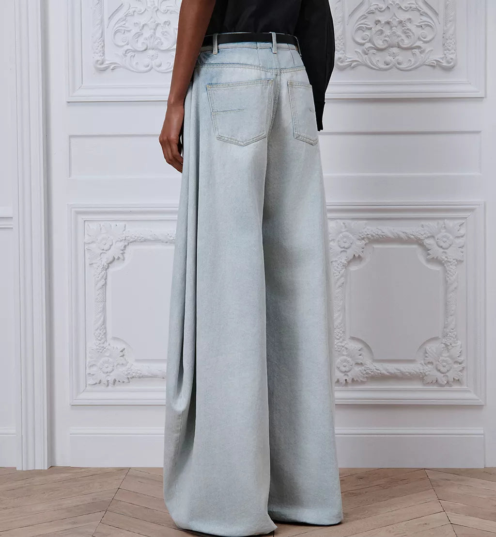 Loose-Fit Jeans