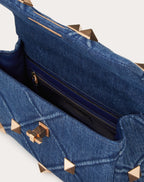 MEDIUM ROMAN STUD THE SHOULDER BAG IN DENIM WITH CHAIN