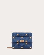 MEDIUM ROMAN STUD THE SHOULDER BAG IN DENIM WITH CHAIN