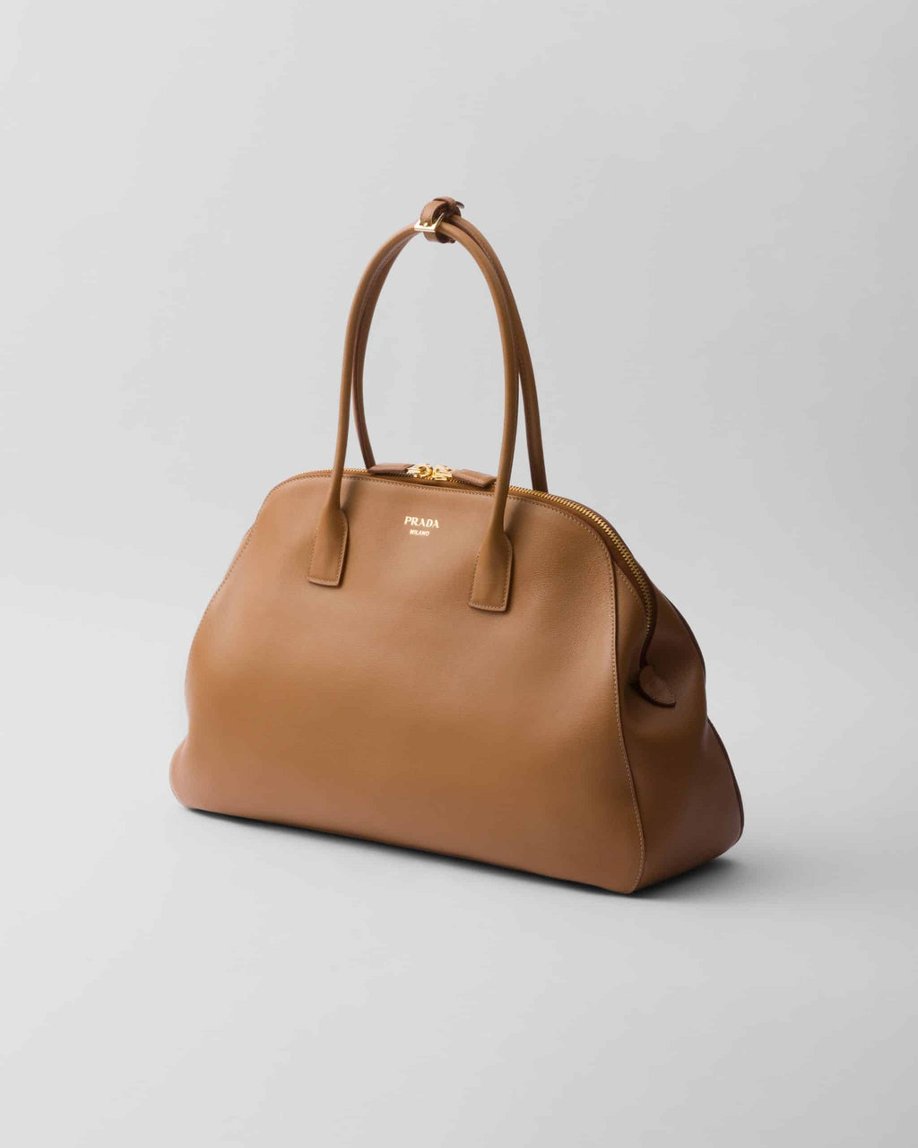 Large leather tote bag with zipper closure