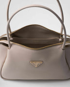 Medium leather handbag