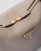 Medium leather handbag