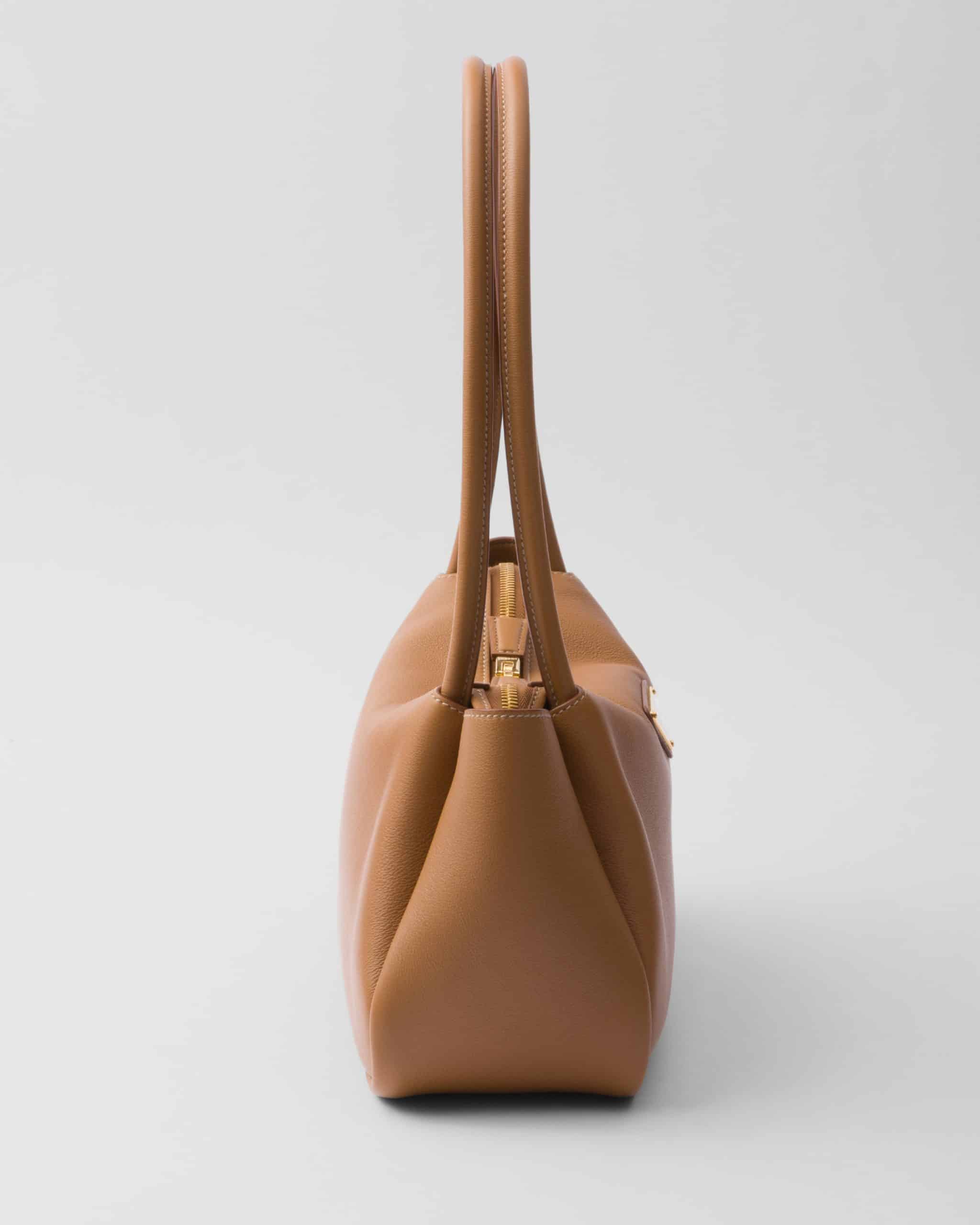 Medium leather handbag