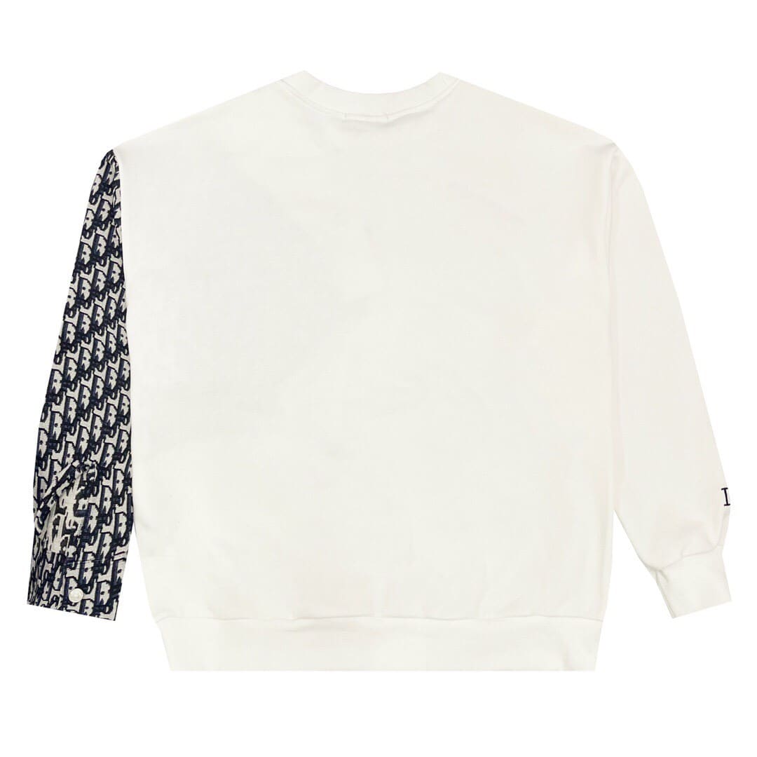 RELAXED-FIT LONG-SLEEVED T-SHIRT